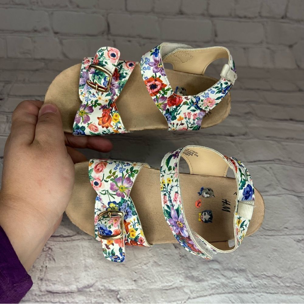 NATHALIE LÉTÉ x H&M Girls size 10.5 Floral Patterned Sandals